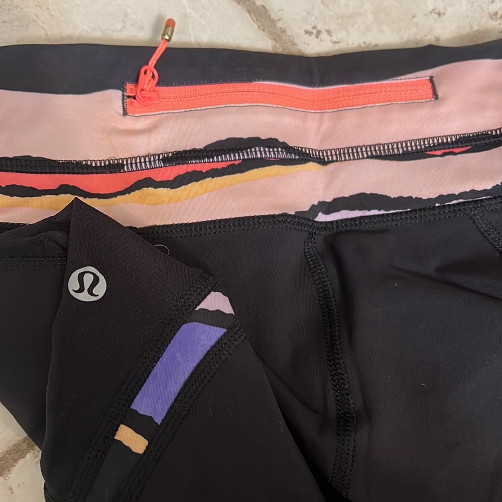 LULULEMON Crop Leggings! Size 2